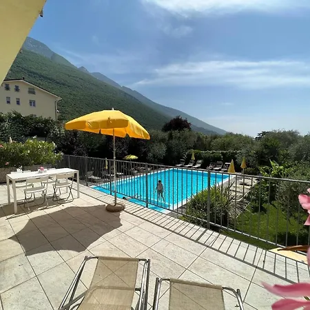 Drei Mit Seitlichem Seeblick 아파트 *